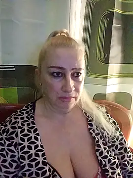 Snapshot of Esenia505 chatting on 30, 11, 2025 Esenia505 online show from 30, 11, 2025