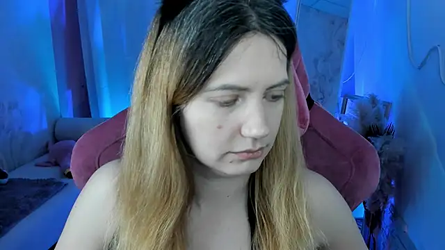 Snapshot of AleksaLaurent chatting on 27, 11, 2025 AleksaLaurent online show from 27, 11, 2025