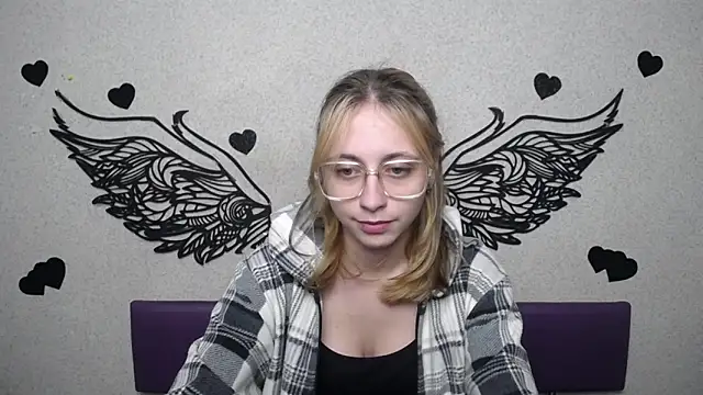 TracyLll online show from 23, 11, 2025