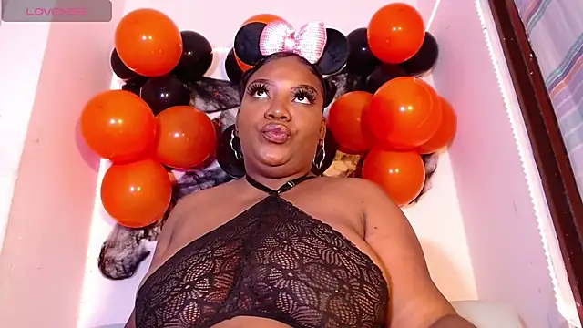 Snapshot of julieth_brown1 chatting on 29, 10, 2025 julieth brown1 online show from 29, 10, 2025