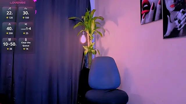 Snapshot of Flor_Gil chatting on 18, 11, 2025 Flor Gil online show from 18, 11, 2025