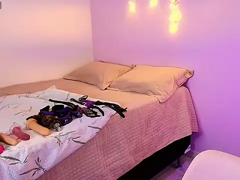 Aprilsweet2005 online show from 15, 12, 2025