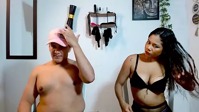 Mia sexylatin online show from 2, 2, 2026