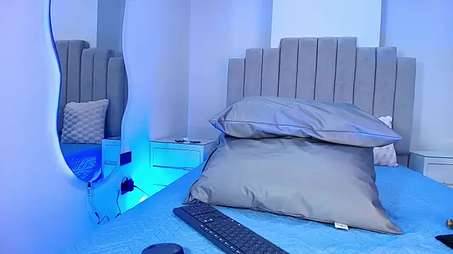 Snapshot of emma_trix chatting on 4, 12, 2025 emma trix online show from 4, 12, 2025