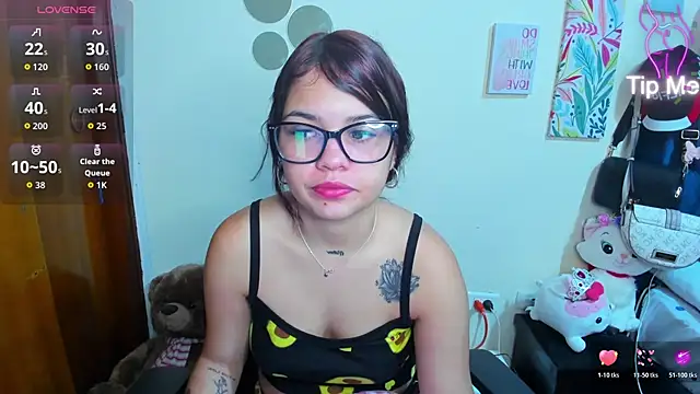 Snapshot of Emma_boo chatting on 30, 11, 2025 Emma boo online show from 30, 11, 2025