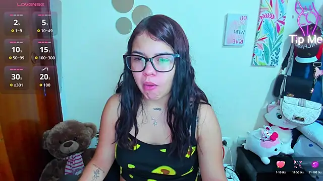 Snapshot of Emma_boo chatting on 1, 12, 2025 Emma boo online show from 1, 12, 2025