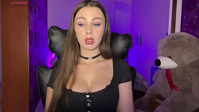 Snapshot of SweetCherry__N chatting on 15, 11, 2025 SweetCherry N online show from 15, 11, 2025