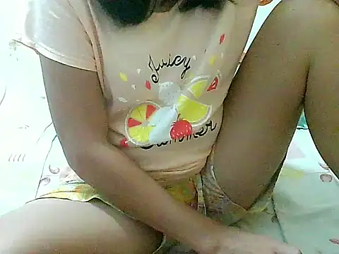 Snapshot of nhicole4u chatting on 1, 12, 2025 nhicole4u online show from 1, 12, 2025