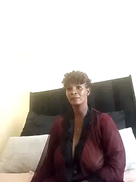 Snapshot of BLACKMALF chatting on 29, 10, 2025 BLACKMALF online show from 29, 10, 2025