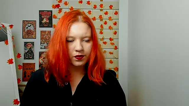 Snapshot of FoxPlayXX chatting on 6, 11, 2025 FoxPlayXX online show from 6, 11, 2025