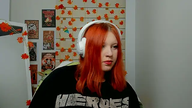 Snapshot of FoxPlayXX chatting on 13, 11, 2025 FoxPlayXX online show from 13, 11, 2025