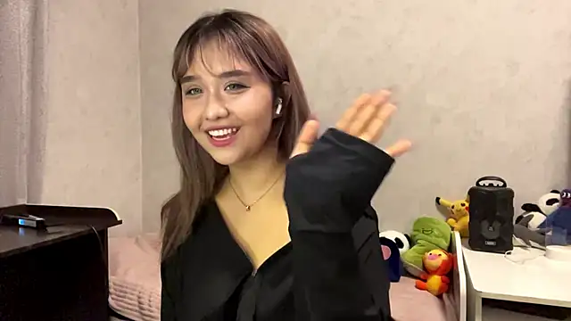 Snapshot of LovelyLara chatting on 5, 11, 2025 LovelyLara online show from 5, 11, 2025