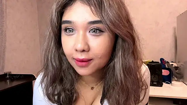 Snapshot of LovelyLara chatting on 9, 11, 2025 LovelyLara online show from 9, 11, 2025