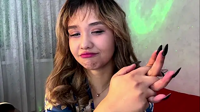 Snapshot of LovelyLara chatting on 2, 12, 2025 LovelyLara online show from 2, 12, 2025