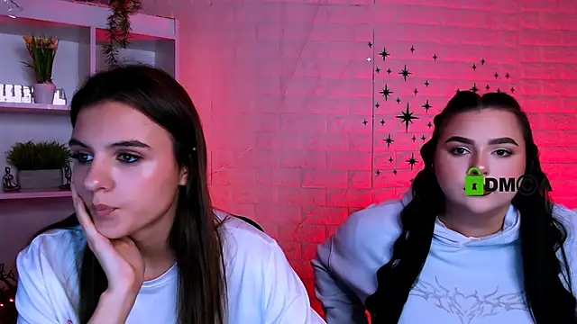 Snapshot of fairy_viola chatting on 4, 11, 2025 fairy viola online show from 4, 11, 2025