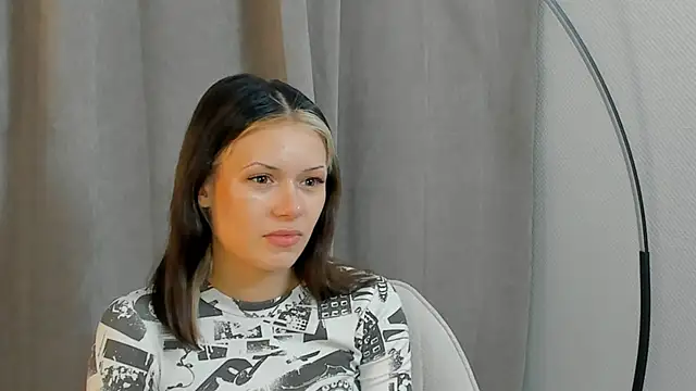 Snapshot of BrandiFraise chatting on 30, 10, 2025 BrandiFraise online show from 30, 10, 2025