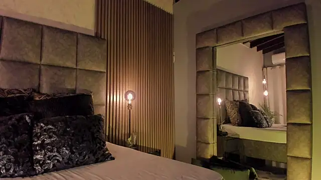 Snapshot of BrigitteVons chatting on 11, 11, 2025 BrigitteVons online show from 11, 11, 2025