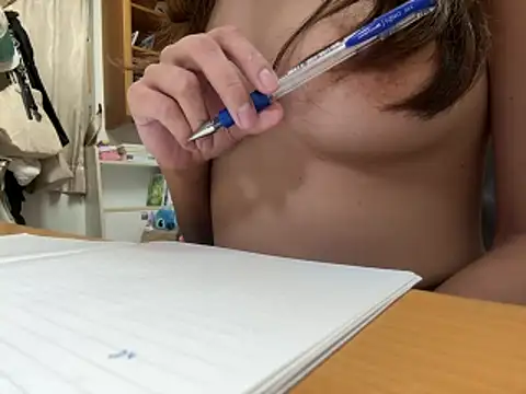 Snapshot of littlepuppyyyy_1030 chatting on 21, 11, 2025 littlepuppyyyy 1030 online show from 21, 11, 2025