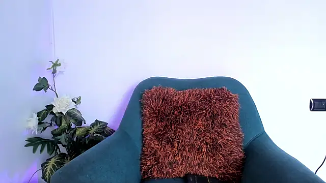 Snapshot of LahanaKimish chatting on 11, 11, 2025 LahanaKimish online show from 11, 11, 2025