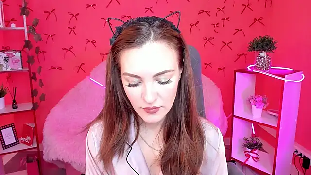 Snapshot of EdnaThomus chatting on 15, 11, 2025 EdnaThomus online show from 15, 11, 2025