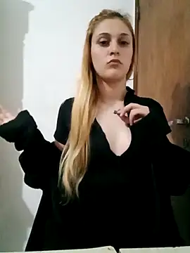 Snapshot of larubia_arg chatting on 5, 11, 2025 larubia arg online show from 5, 11, 2025