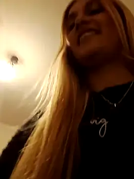 Snapshot of larubia_arg chatting on 17, 11, 2025 larubia arg online show from 17, 11, 2025