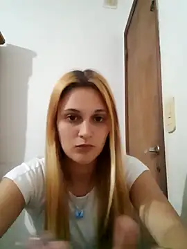 Snapshot of larubia_arg chatting on 20, 11, 2025 larubia arg online show from 20, 11, 2025