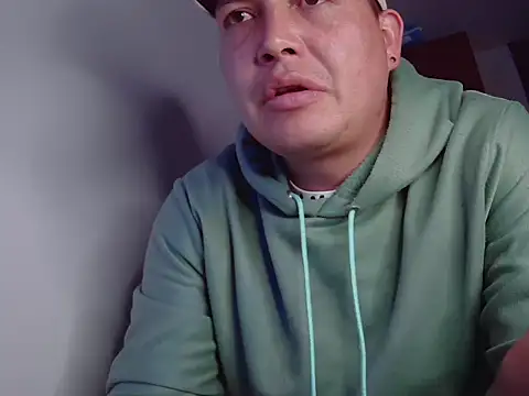 NathanielLux29 online show from 4, 11, 2025