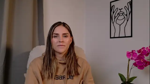 VictoriaNova  online show from 13, 2, 2026