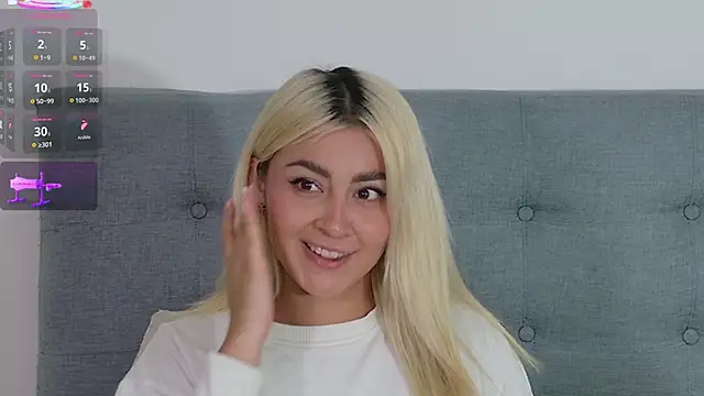 Snapshot of Elina_Hills chatting on 3, 11, 2025 Elina Hills online show from 3, 11, 2025