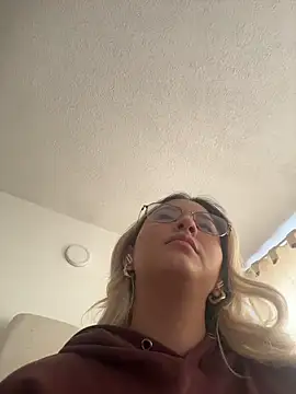 Snapshot of Elina_Hills chatting on 2, 3, 2026 Elina Hills online show from 2, 3, 2026