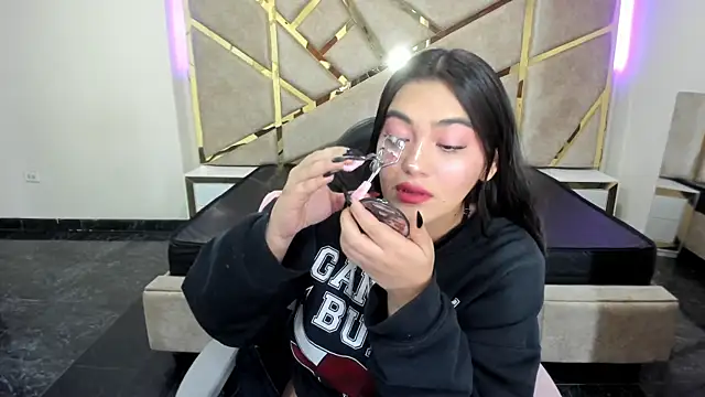 Snapshot of Frrreyaa chatting on 3, 11, 2025 Frrreyaa online show from 3, 11, 2025