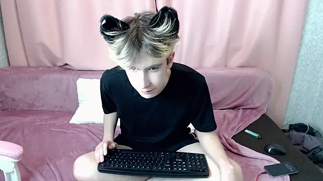 Snapshot of Harvey_foster chatting on 31, 10, 2025 Harvey foster online show from 31, 10, 2025