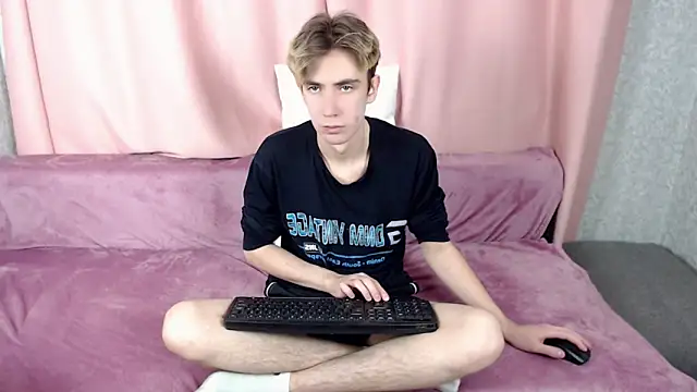 Snapshot of Harvey_foster chatting on 16, 11, 2025 Harvey foster online show from 16, 11, 2025