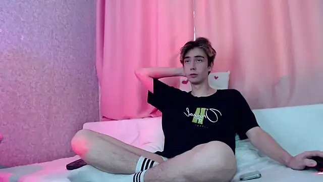 Snapshot of Harvey_foster chatting on 28, 11, 2025 Harvey foster online show from 28, 11, 2025