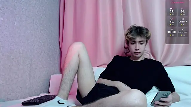 Snapshot of Harvey_foster chatting on 1, 12, 2025 Harvey foster online show from 1, 12, 2025