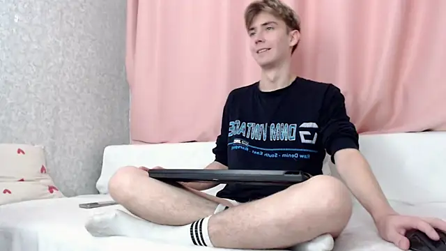 Snapshot of Harvey_foster chatting on 5, 12, 2025 Harvey foster online show from 5, 12, 2025