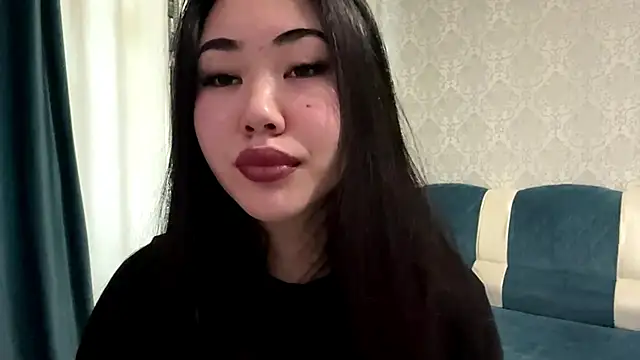 Snapshot of APRYLSUN chatting on 14, 11, 2025 APRYLSUN online show from 14, 11, 2025