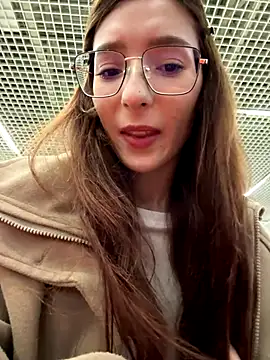 LilluKatten online show from 1, 12, 2025