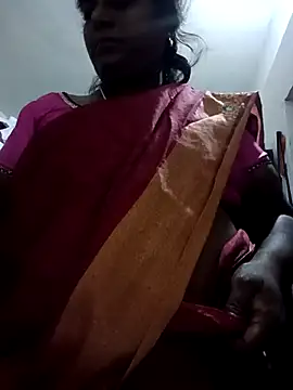 Snapshot of suganthi143 chatting on 14, 11, 2025 suganthi143 online show from 14, 11, 2025