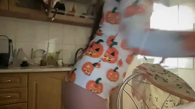 Snapshot of ShizukuHunter chatting on 2, 11, 2025 ShizukuHunter online show from 2, 11, 2025