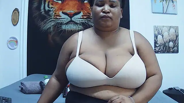 MassiveBoobsxxxx online show from 9, 2, 2026