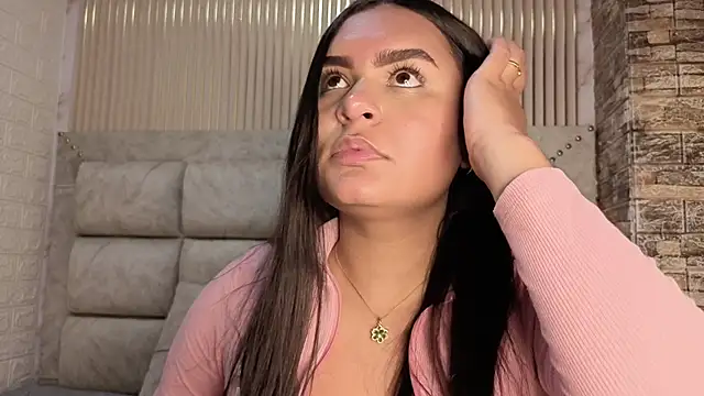 Snapshot of amarahanks1 chatting on 28, 11, 2025 amarahanks1 online show from 28, 11, 2025