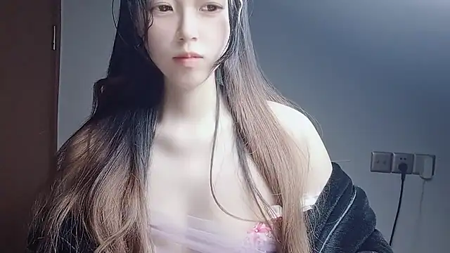 JuliaNoir online show from 7, 1, 2026