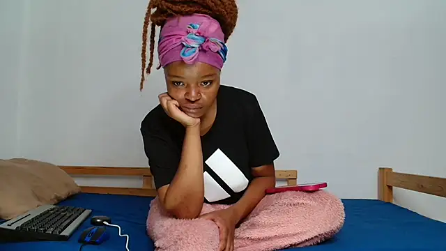 Snapshot of KinkyP6966 chatting on 24, 11, 2025 KinkyP6966 online show from 24, 11, 2025