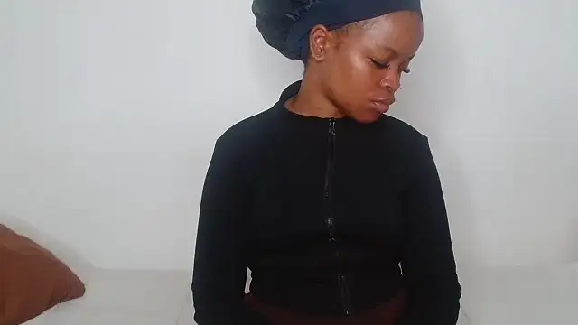 Snapshot of KinkyP6966 chatting on 4, 12, 2025 KinkyP6966 online show from 4, 12, 2025