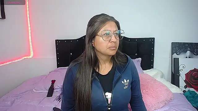 Mia scarlett3 online show from 6, 11, 2025