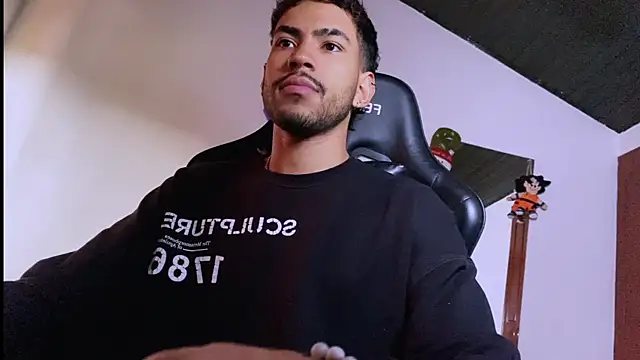 Snapshot of 3v1l chatting on 18, 12, 2025 3v1l online show from 18, 12, 2025