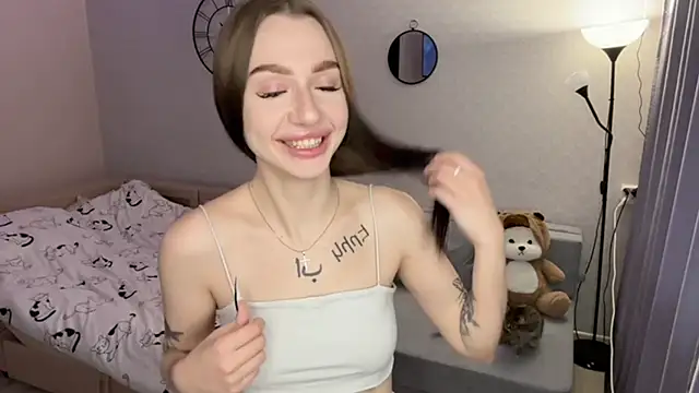  Hey lola  online show from 19, 11, 2025