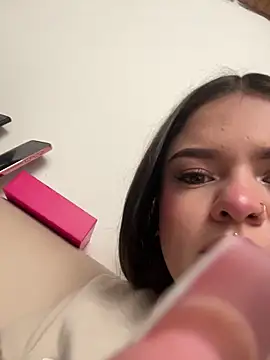 Camila Duarte  online show from 8, 11, 2025